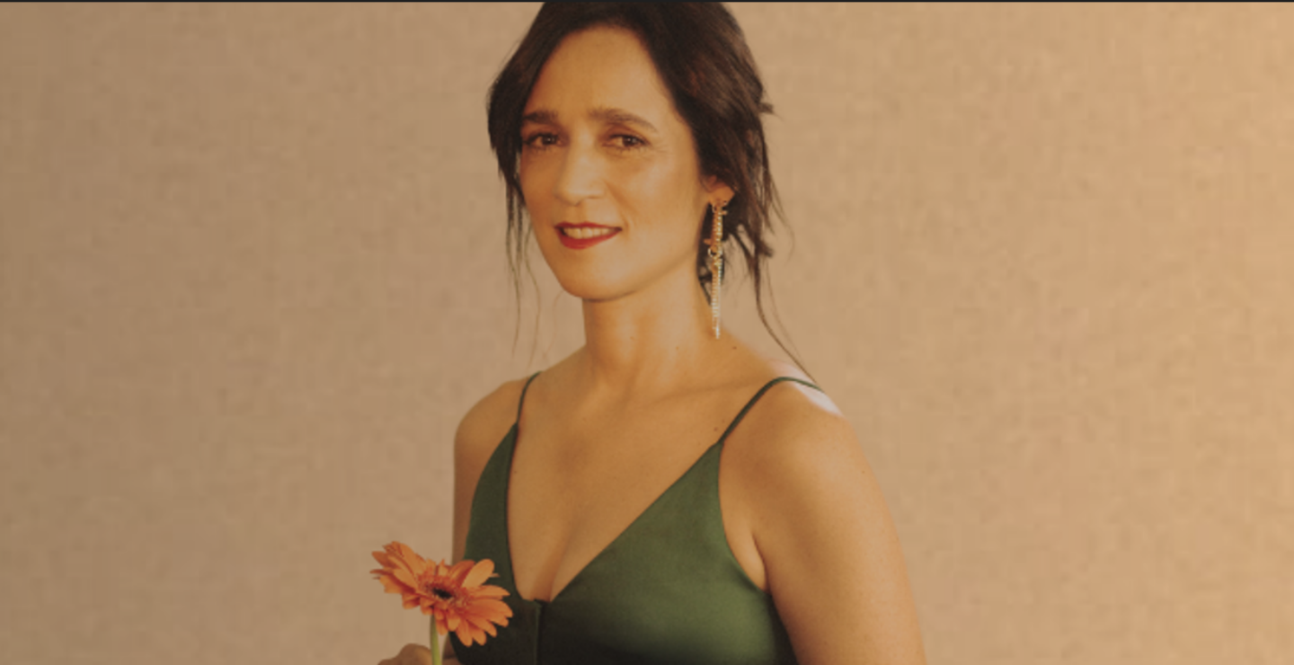 Julieta Venegas presenta 'Dos Historias en Sevilla (Vevo en Vivo)'