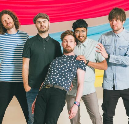 Kaiser Chiefs comparte el video “Hole In My Soul”