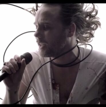 Amor y pasión en el nuevo video de Kevin Drew