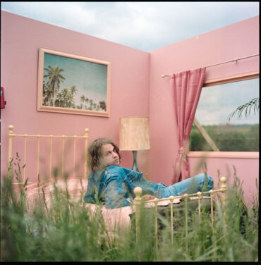 Kevin Morby lanza “Campfire” y anuncia su nuevo álbum