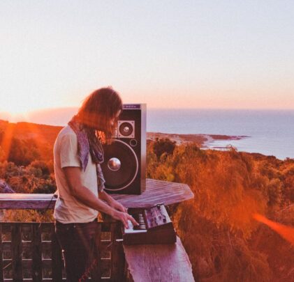 Kevin Parker compró la casa-estudio donde grabó su álbum debut