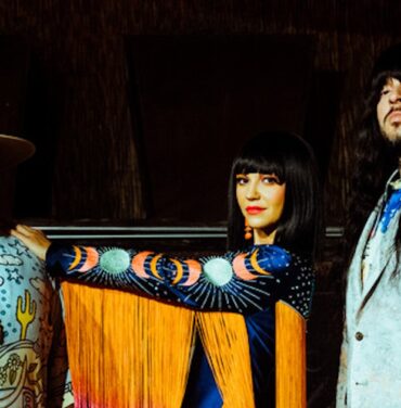Khruangbin se prepara para publicar cinco álbumes