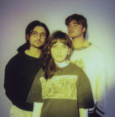 Escucha el angular y agresivo rock punk de Kill Birds