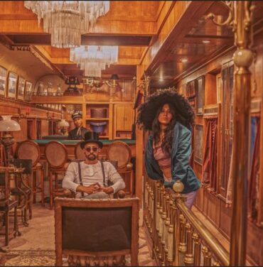 Laguna Mün estrena el video de “Lejos de Aquí”