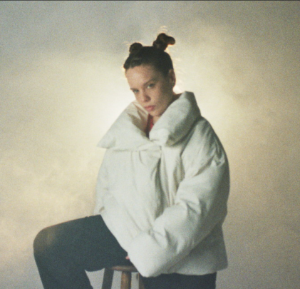 Lashe comparte “Volver”