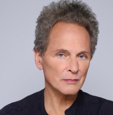 Lindsey Buckingham comparte “I Don’t Mind” y anuncia álbum solista