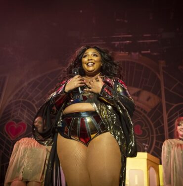 Lizzo es demandada por agresión y acoso sexual