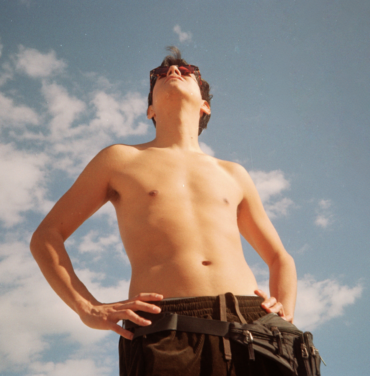 Los Blenders estrena “Unos Besos” justo a tiempo para San Valentín