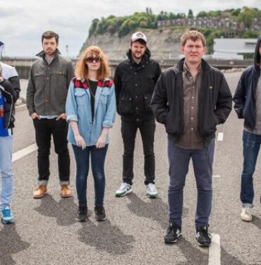 Los Campesinos! hacen cover a Blink 182