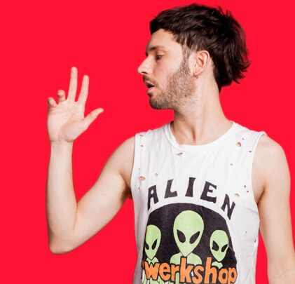 Escucha el pop lúdico y surrealista de Magio