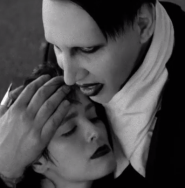 Marilyn Manson comparte video