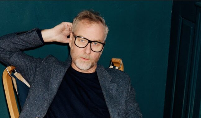 Matt Berninger anuncia álbum y estrena “Bonnet Of Pins”