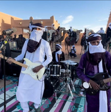 Mdou Moctar comparte 'The Agadez Folders: Live at Sultan's Palace'