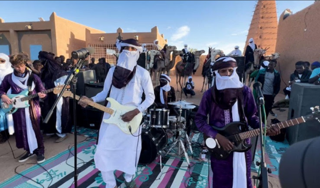 Mdou Moctar comparte 'The Agadez Folders: Live at Sultan's Palace'