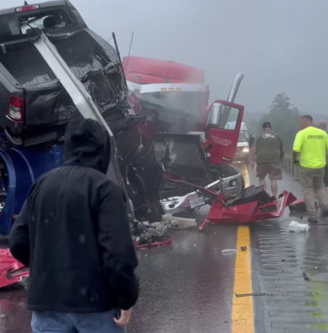 Equipo de Metallica resultó dañado en un accidente automovilístico