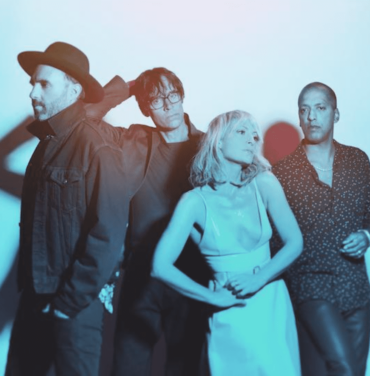 Metric presenta “What Feels Like Eternity”