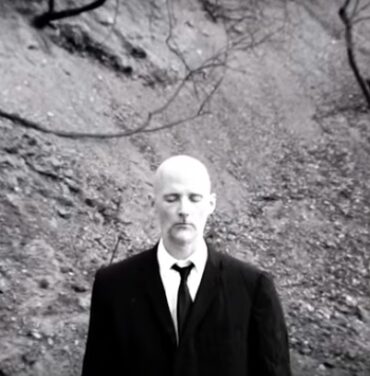 Moby estrena canción con video oficial