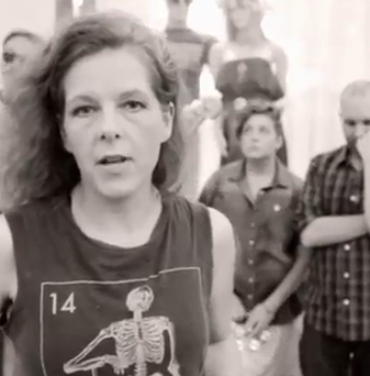 Neko Case desde el vestidor para Funny Or Die