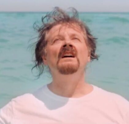 Champions of Red Wine un nuevo video