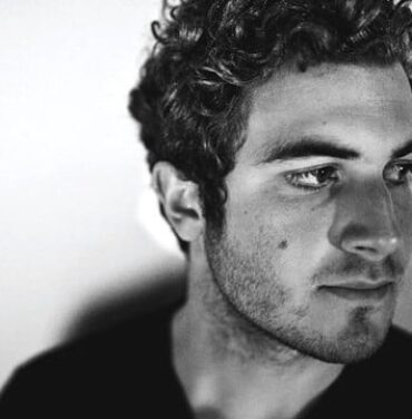 Escucha el nuevo track de Nicolas Jaar