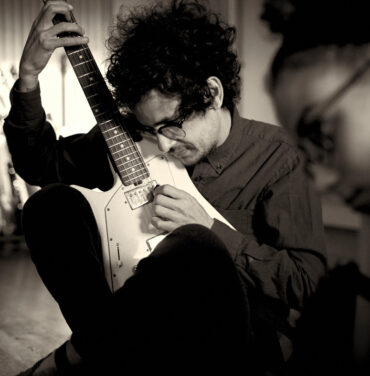 Omar Rodríguez-López integra sus 62 álbumes a streaming