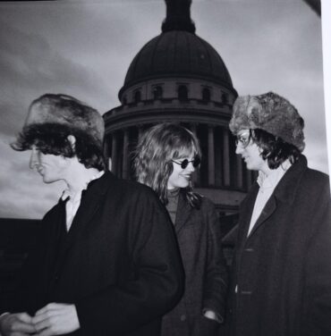 Oracle Sisters: art pop cósmico