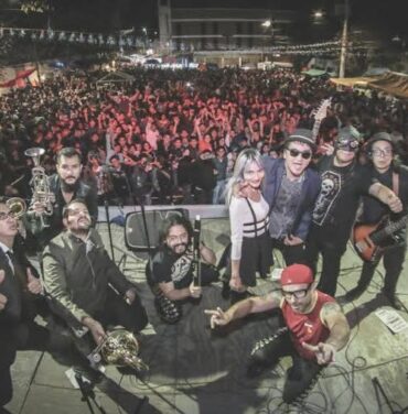 Out Of Control Army en el Lunario