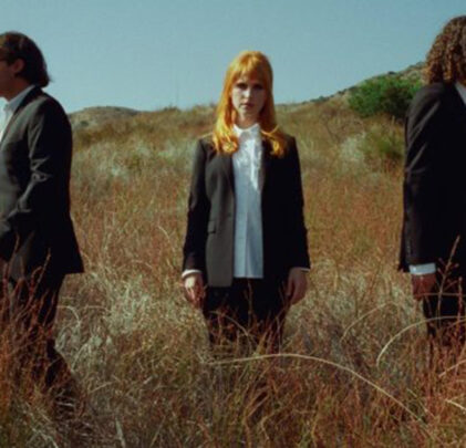 Paramore trae 'C'est Comme Ca', lo nuevo de su próximo álbum