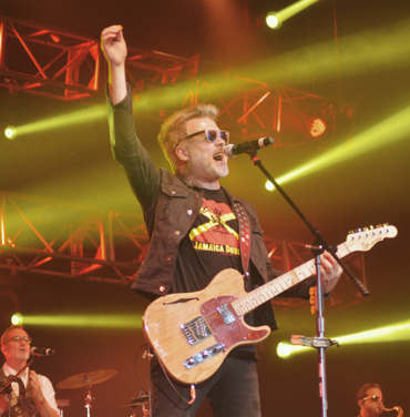 Los Pericos en el Pepsi Center WTC