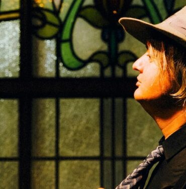 Peter Doherty anuncia su nuevo álbum en solitario, ‘Felt Better Alive’