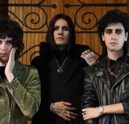 Prismatic Shapes nos presenta su nuevo sencillo “Teatro del Absurdo”