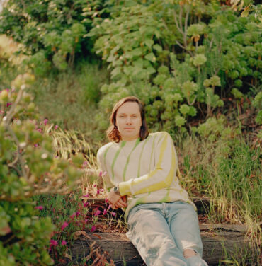 Rhye comparte video para “Helpless”