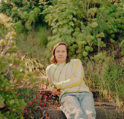 Rhye comparte video para “Helpless”