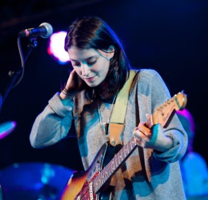 Sharon Van Etten le hace un cover a Sheryl Crow