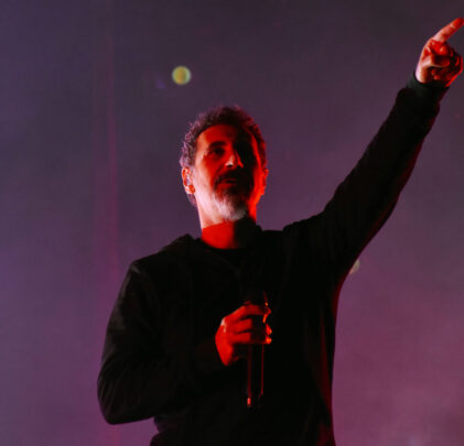 Serj Tankian anuncia EP y lanza “Elasticity”