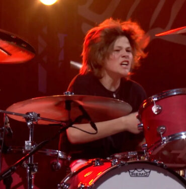 VIDEO: Hijo de Taylor Hawkins sorprende con su talento en concierto de Chevy Metal