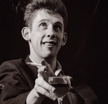 Shane MacGowan de The Pogues fallece a los 65 años