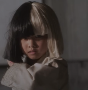 Sia comparte el video 