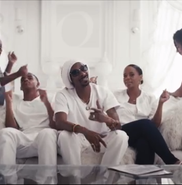 Snoop Lion presenta video acompañado de su familia