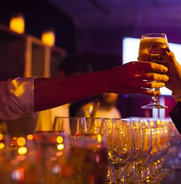 Conoce la campaña 'Buy a Lady a Drink' de Stella Artois