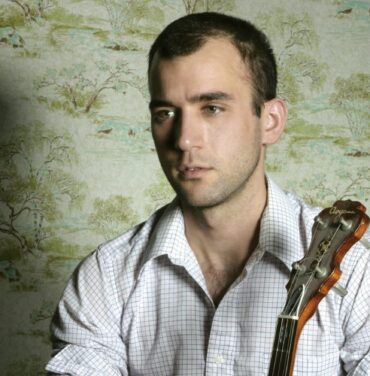 Escucha “Should Have Know Better”