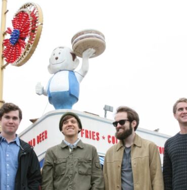 Surfer Blood presenta “I Can’t Explain”