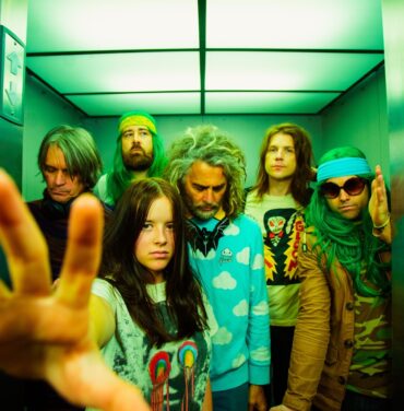  The Flaming Lips y Nell presentan “Red Right Hand” (Nick Cave cover) 