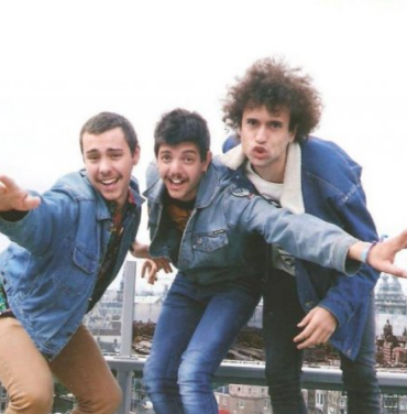 Escucha dos temas nuevos de The Parrots