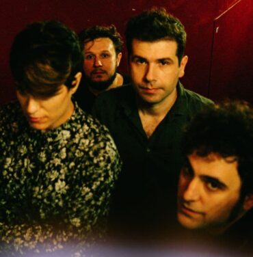 Triángulo de Amor Bizarro se presentará en el Foro Indie Rocks!