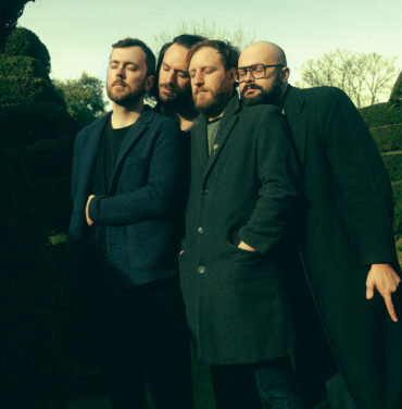 TV Priest anuncia disco y comparte “Bury Me In My Shoes”