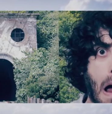 Two Door Cinema Club presenta parte de un nuevo tema