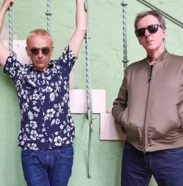 Dale play a “Denver Luna” de Underworld