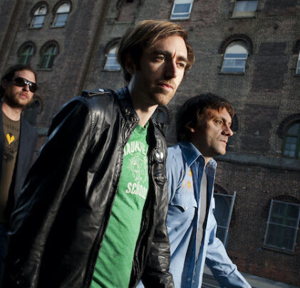 A Place To Bury Strangers comparte video de pista inédita