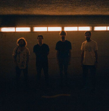 Vuelveteloca revela el video para “Ciudades Subterráneas”